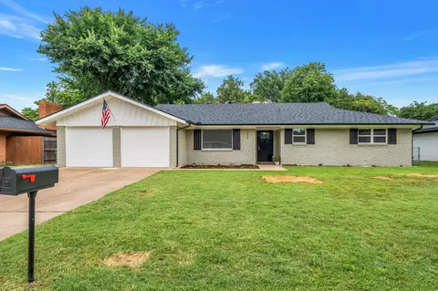 436 Crestwood Ter, Hurst, TX 76053