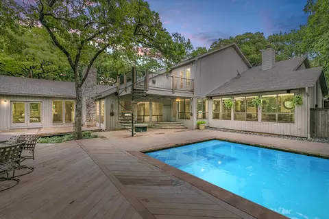 1504 Riverview Dr, Arlington, TX 76012