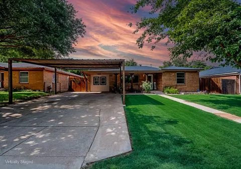 7836 Whitney Dr, White Settlement, TX 76108