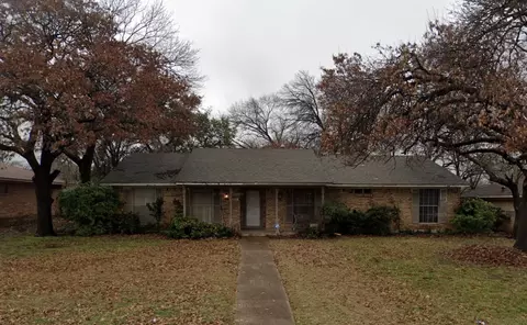 2217 W Red Bird Ln, Dallas, TX 75232