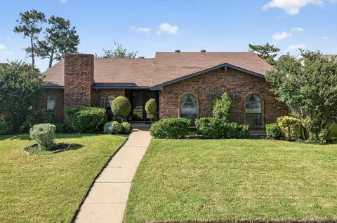 3416 Livingston Ln, Carrollton, TX 75007