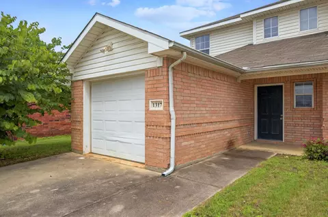 1317 Village Garden Dr, Azle, TX 76020