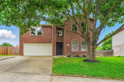 1126 Mazourka Dr, Arlington, TX 76001