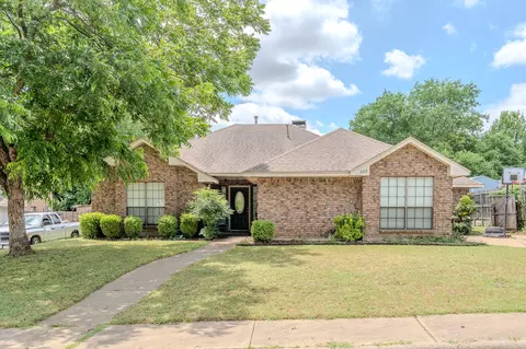 522 E Lanett Dr, Desoto, TX 75115