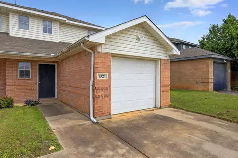 1321 Village Garden Dr, Azle, TX 76020