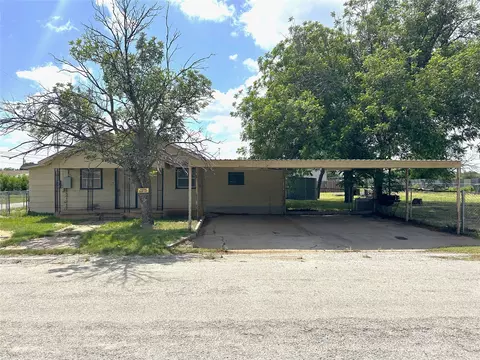 1101 Nueces, Coleman, TX 76834