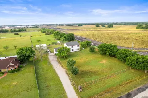 3119 Belz Rd, Sanger, TX 76266