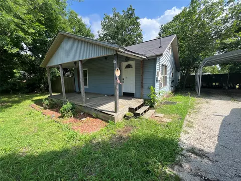 502 Sherman St, Tioga, TX 76271