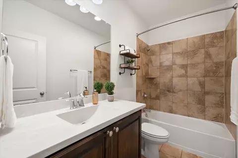 Bath - 1201 9th St, Argyle, TX 76226 photo 4 of 5