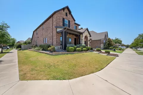 Exterior - 1201 9th St, Argyle, TX 76226 photo 3 of 7