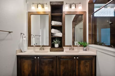 Bath - 1201 9th St, Argyle, TX 76226 photo 2 of 5