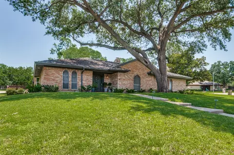 1905 Red Cypress Ct, Arlington, TX 76012