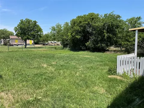 Exterior - 500 Peyton St, Baird, TX 79504 photo 7 of 7