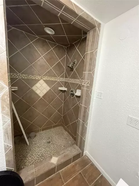 Bath - 500 Peyton St, Baird, TX 79504 photo 1 of 1