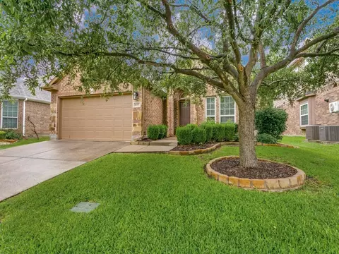 877 Witherby Ln, Lewisville, TX 75067
