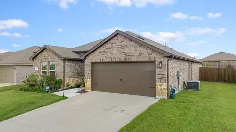 1312 Honeysuckle Dr, Royse City, TX 75189