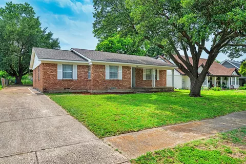 3560 Delford Cir, Dallas, TX 75228
