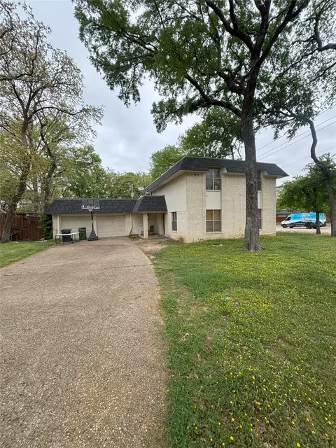 701 Rocky Canyon Rd, Arlington, TX 76012