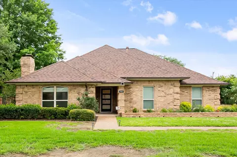 902 Mission Dr, Southlake, TX 76092