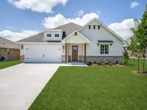 4712 Elite Dr, Sanger, TX 76266
