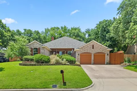 628 Merrill Dr, Bedford, TX 76022