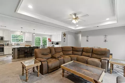726 Highland Cir, Springtown, TX 76082