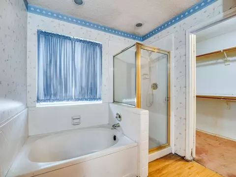 Bath - 5909 Covington Dr, Rowlett, TX 75089 photo 2 of 2