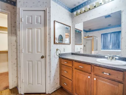 Bath - 5909 Covington Dr, Rowlett, TX 75089 photo 1 of 2