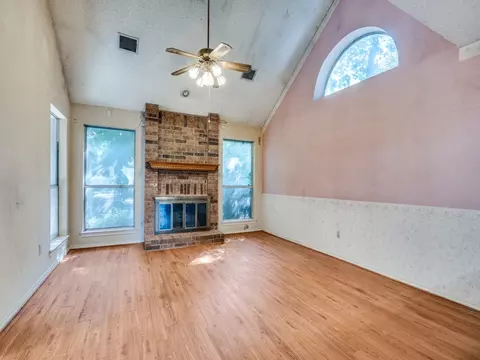 Living - 5909 Covington Dr, Rowlett, TX 75089 photo 3 of 4