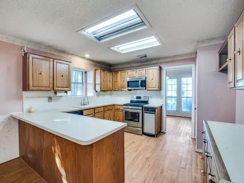 Kitchen - 5909 Covington Dr, Rowlett, TX 75089 photo 1 of 2