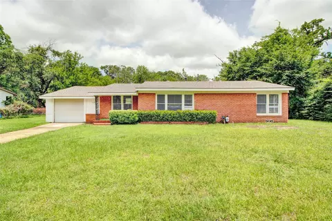108 W Clinton Ave, Athens, TX 75751