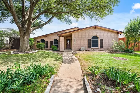 5004 Crutchberry Pl, The Colony, TX 75056
