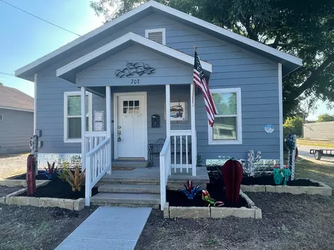 702 N Tennessee St, Mckinney, TX 75069