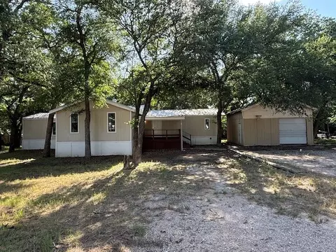 210 Ash Creek Ct, Springtown, TX 76082