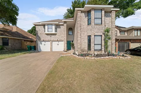 722 Ford Dr, Cedar Hill, TX 75104