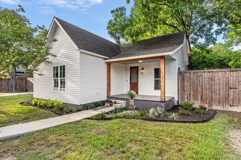 809 E Marvin Ave, Waxahachie, TX 75165