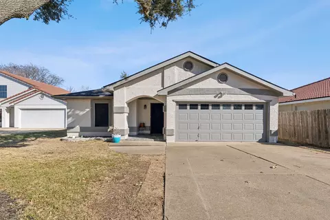 2313 Harvest Glen Ct, Fort Worth, TX 76108