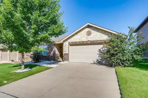 2924 Whitetail Chase Dr, Fort Worth, TX 76108