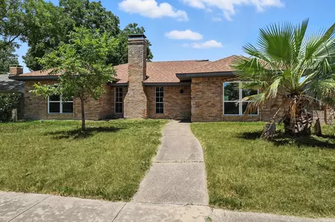 Exterior - 7109 Timberline Dr, Rowlett, TX 75089 photo 2 of 5