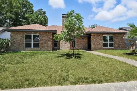 Exterior - 7109 Timberline Dr, Rowlett, TX 75089 photo 3 of 5