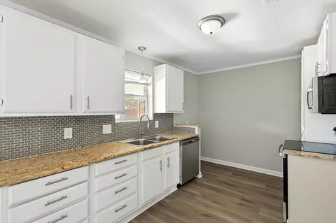 Kitchen - 7109 Timberline Dr, Rowlett, TX 75089 photo 1 of 3