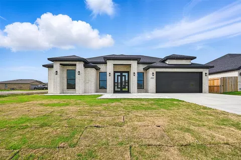 2222 Samuel St, Mabank, TX 75147