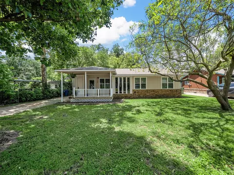 103 W Plum St, Aubrey, TX 76227