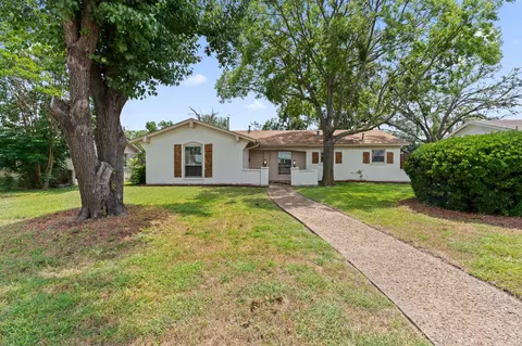 4006 Burning Tree Ln, Garland, TX 75042