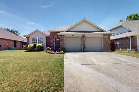 824 Ingleside Dr, Plano, TX 75075