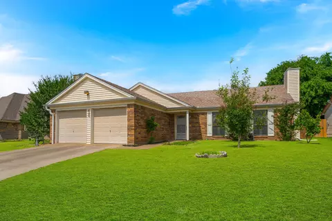 4306 Emerson Dr, Grand Prairie, TX 75052