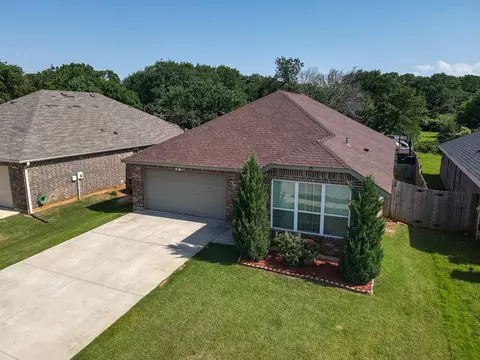 2712 Beverly Dr, Denton, TX 76209