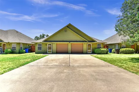 1018 W Coffin St, Denison, TX 75020
