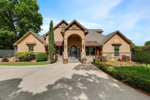 1917 S Hughes Ave, Fort Worth, TX 76105