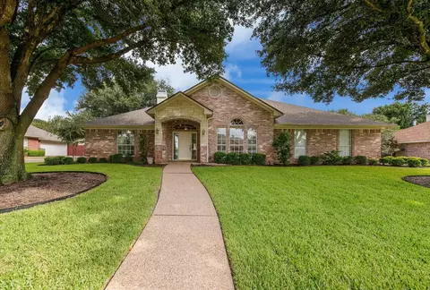 1317 Radisson Dr, Hewitt, TX 76643